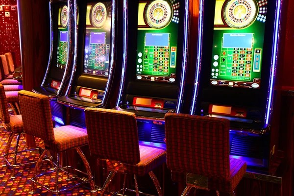 0pera toto Bingo table interface showing live number calls and player cards